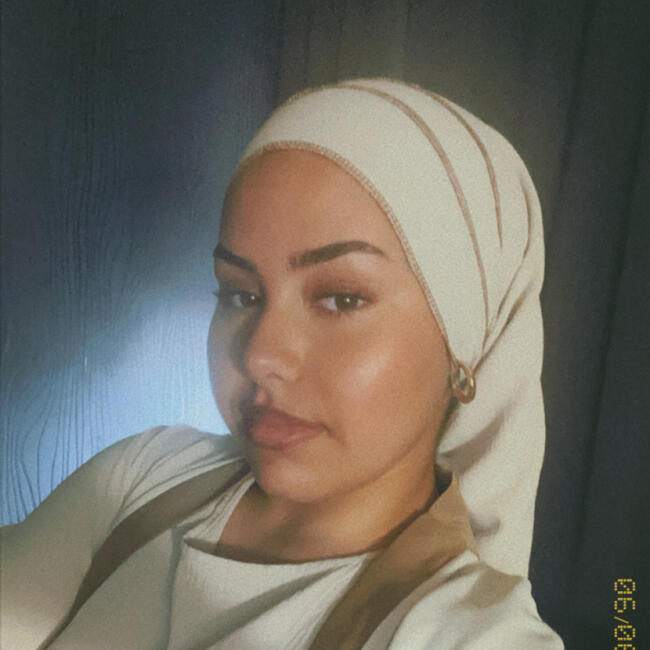 Babysitter in Épinay-sous-Sénart: Fayza