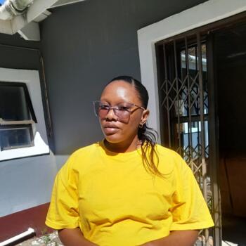 Babysitter in Dundee: Nompilo