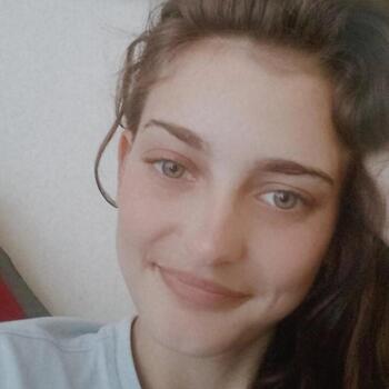 Babysitter in Bluff: Denice