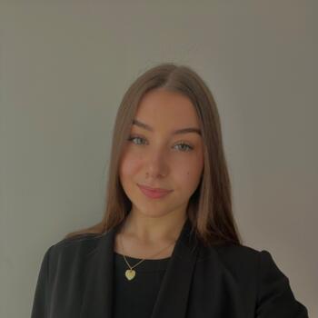 Babysitter in Massy: Lola