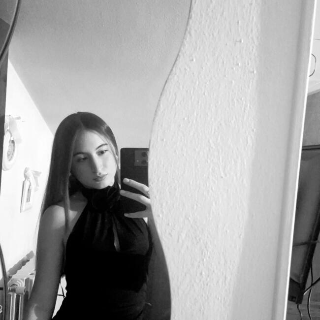 Nanny in San Giuliano Terme: Sara
