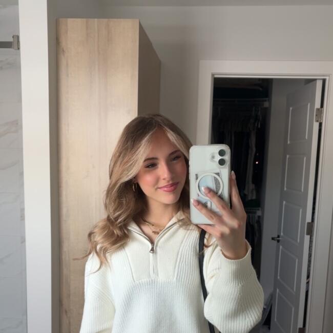 Babysitter in Chestermere: Hannah