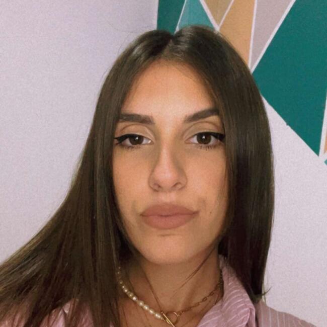 Babysitter in Serres: Κέλλυ