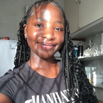 Babysitter in Milnerton: Sasha