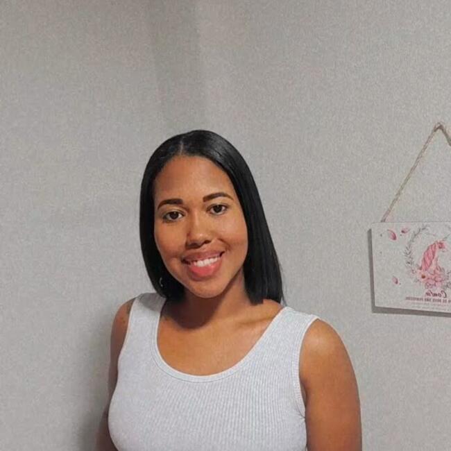 Babysitter in Recife: Viviane