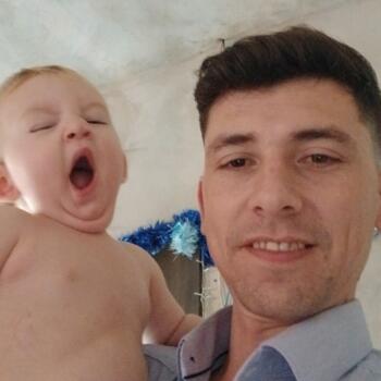 Emprego de babá em Sinop: emprego de babá Rodrigo