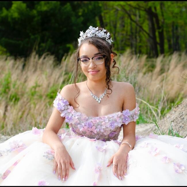 Babysitter in Twinsburg: Ari