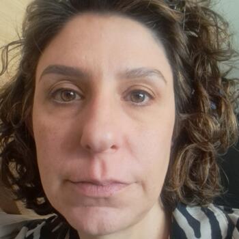 Δουλειά για babysitter στην περιοχή Ελευσίνα: δουλειά φύλαξης παιδιών ELENI