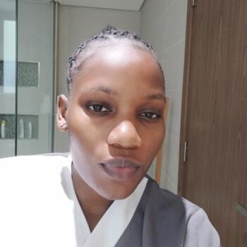Nanny in Dubai: Metrine
