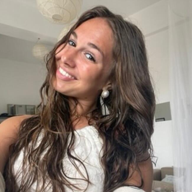 Canguro en Cádiz: Elise