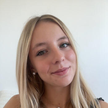 Baby-sitter Saint-Yrieix-sur-Charente: Zély
