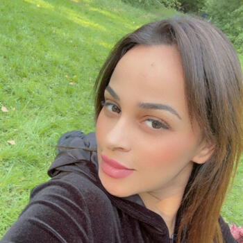 Babysitter in Sint-Joost-ten-Node: Houda