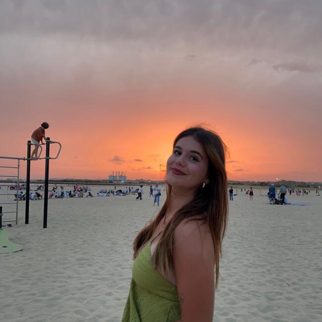 Nanny in Alcalá del Río: Nadia