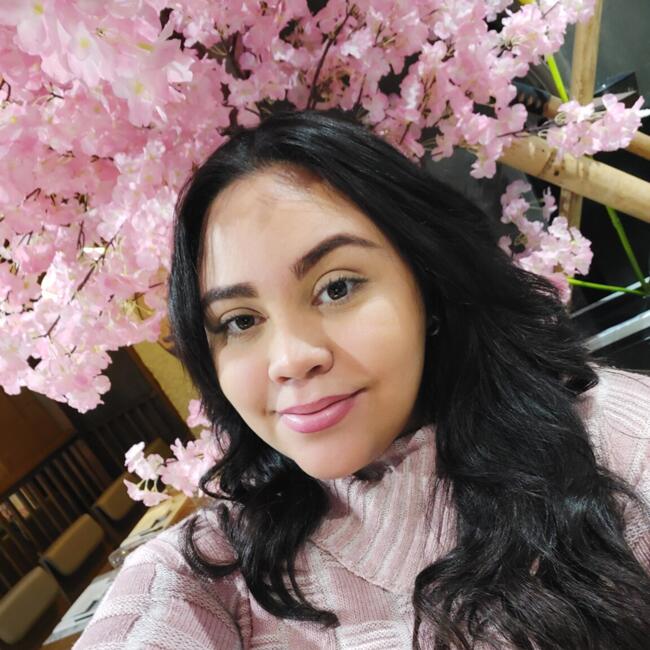 Babysitter in Cascais: Thâmily Bastos