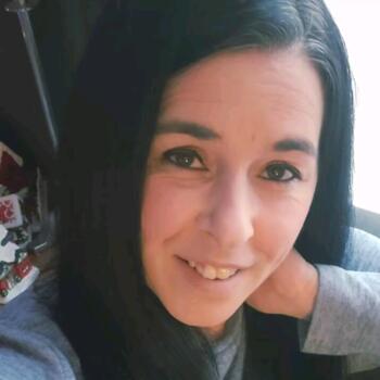 Baby-sitter in Moncton: Crystal