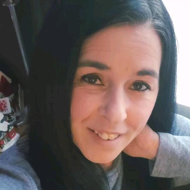 Baby-sitter in Moncton: Crystal