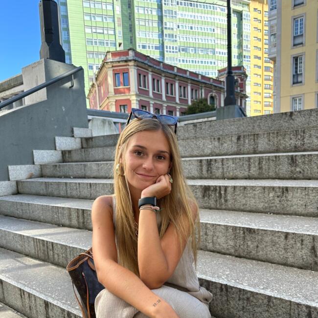 Babysitter in A Coruña: Laura