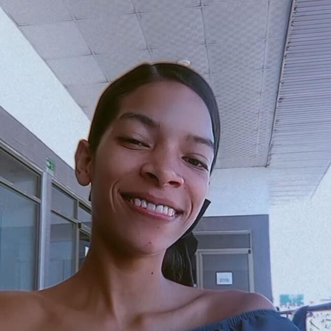 Babysitter in Panamaes: SHIRLEY