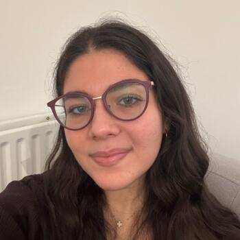 Babysitter in Saint Athanasios: Francesca