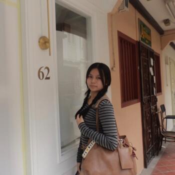 Babysitter in Singapore: Alexis