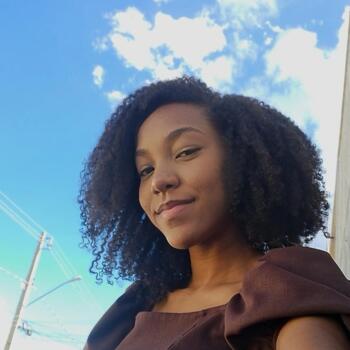 Babysitter Brasília: Júlia