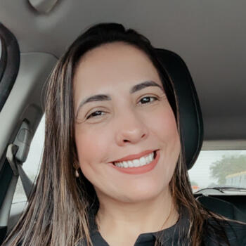 Emprego de babá em Brasília: emprego de babá Janayna