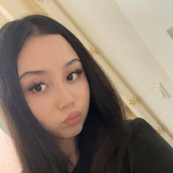 Babysitter in Berlin: Narumi