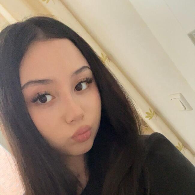 Babysitter in Berlin: Narumi