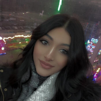 Babysitting job in Whyteleafe: babysitting job Sakina