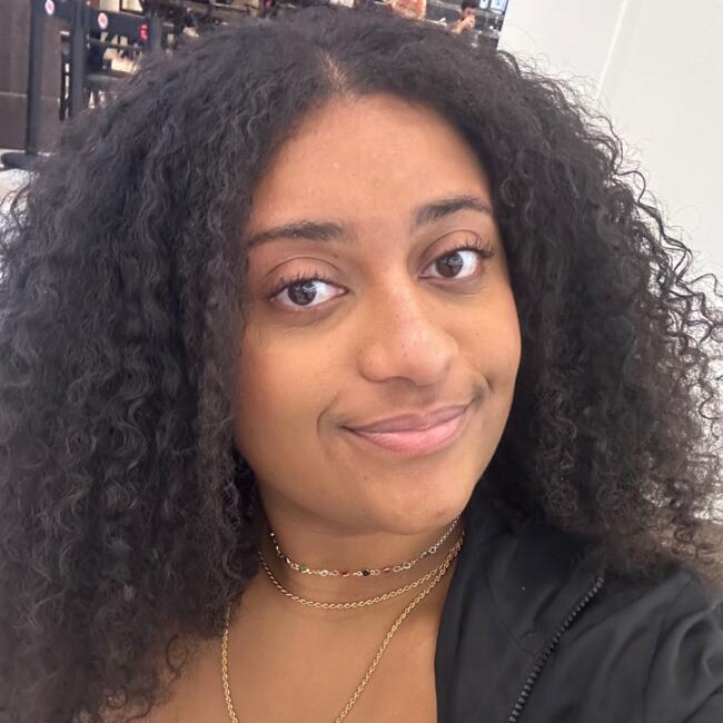 Babysitter in São José (São José): Jennifer