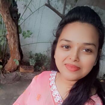Babysitter in Nagpur: Puja