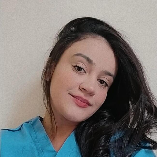 Babysitter in Brasília: Tayane