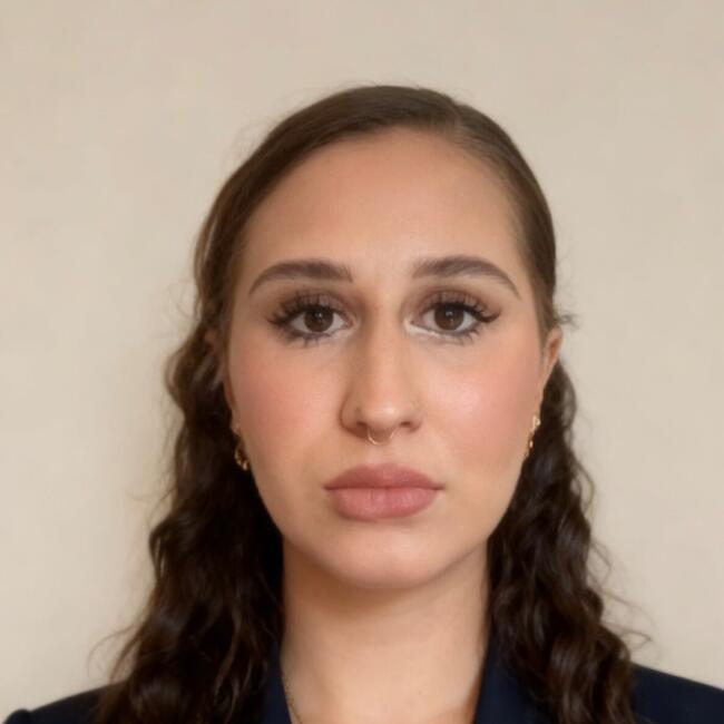 Babysitter in Saint-Georges-sur-Meuse: Emeline