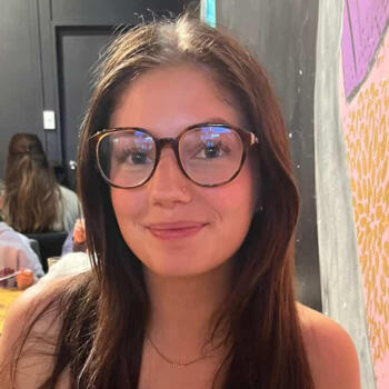 Babysitter in Dunedin: Mila