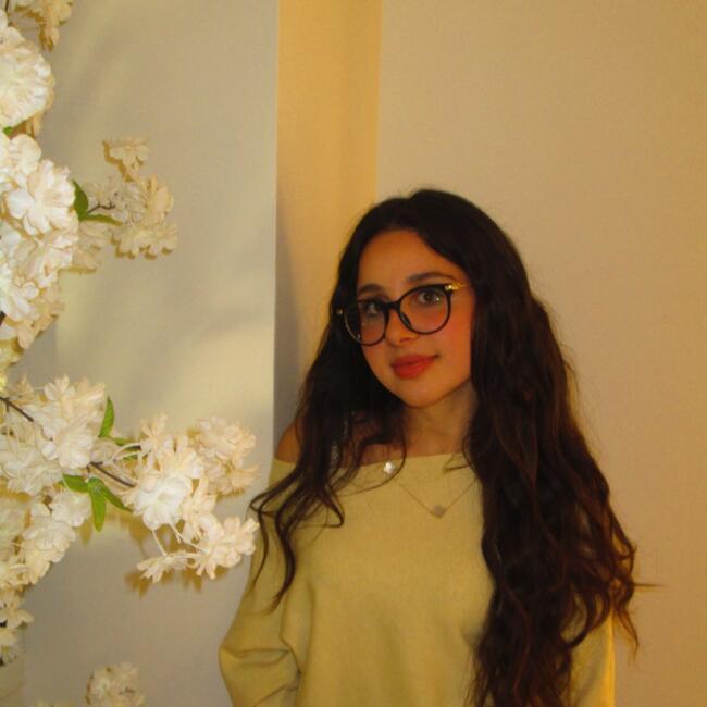 Babysitter in Cannes: Emma