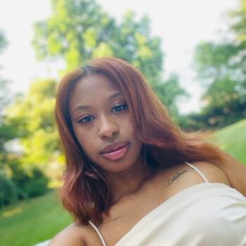 Babysitter Magenta: Anyelena