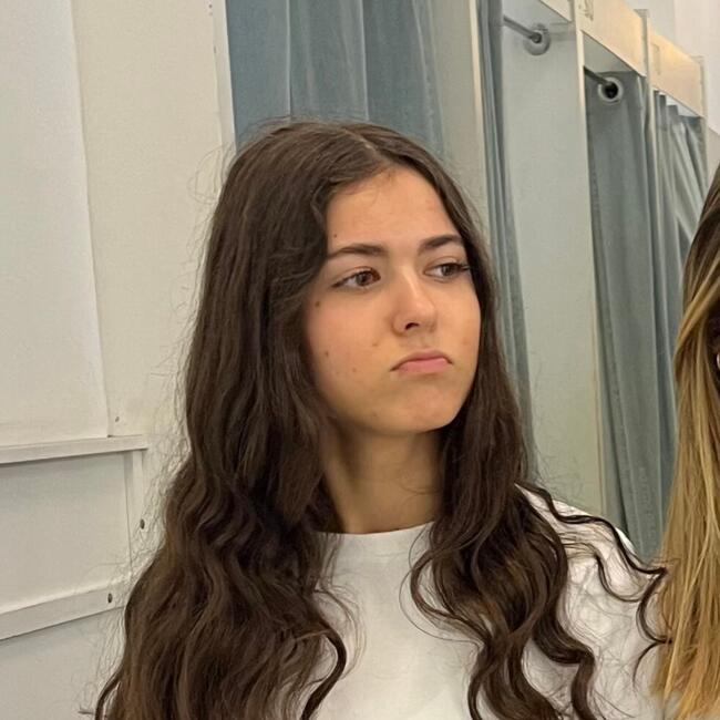 Babysitter in Saint-Orens-de-Gameville: Élyne