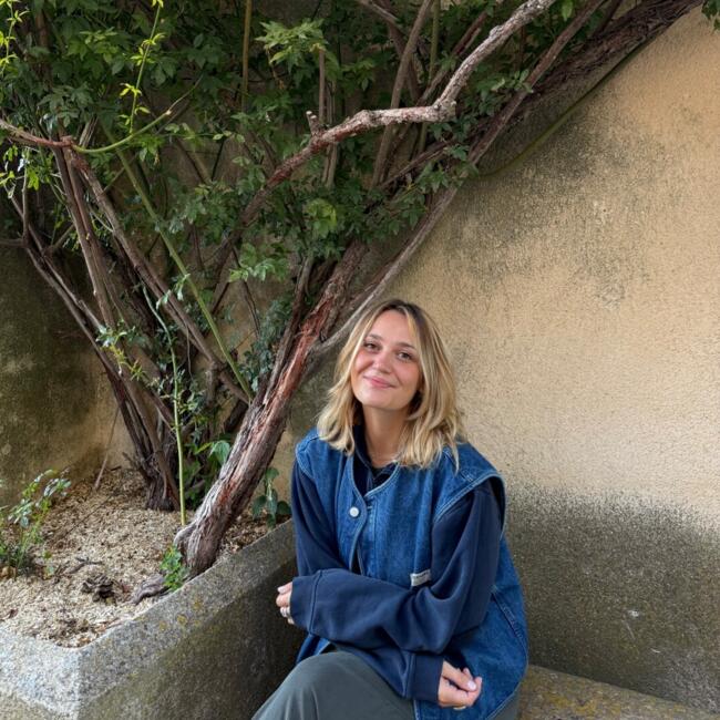 Babysitter in Bouc-Bel-Air: Camille