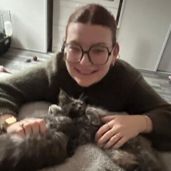 Babysitter in Troyes: Emmy