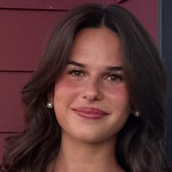 Babysitter in Tampa: Zara