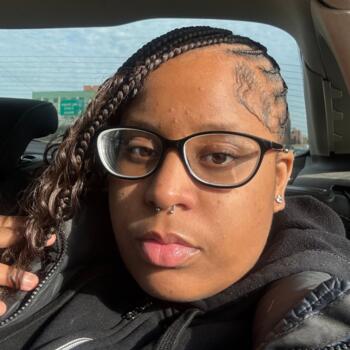 Babysitter in The Bronx: Kiara