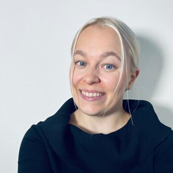 Barnvakt i Lembois: Henna