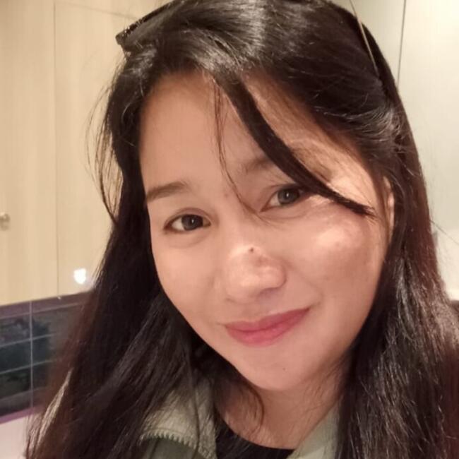 Babysitter in Dubai: Joy