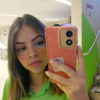 Babysitter Brasília: Evellyn