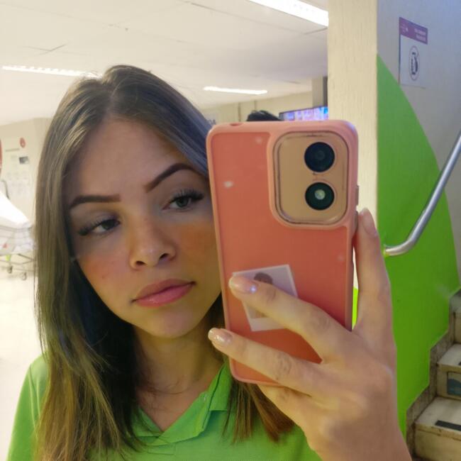 Babysitter in Brasília: Evellyn
