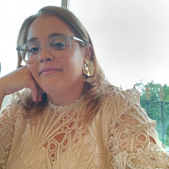 Babysitter in São João: Tatiana