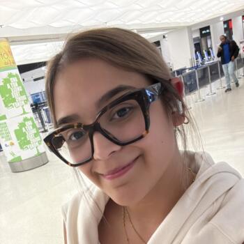 Babysitter in Atlanta: Yovanna