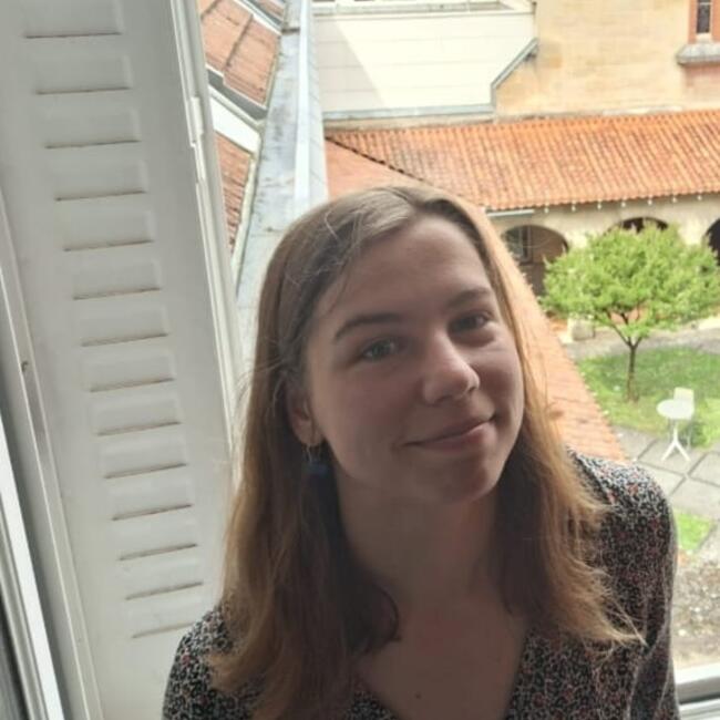 Babysitter in Bordeaux: Cléa
