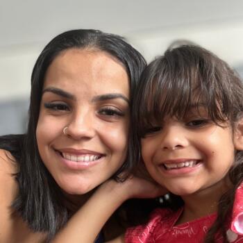 Emprego de babá em Trindade: emprego de babá Bruna