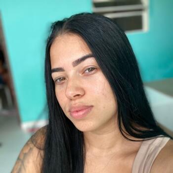 Babysitter in Niterói: Adriely